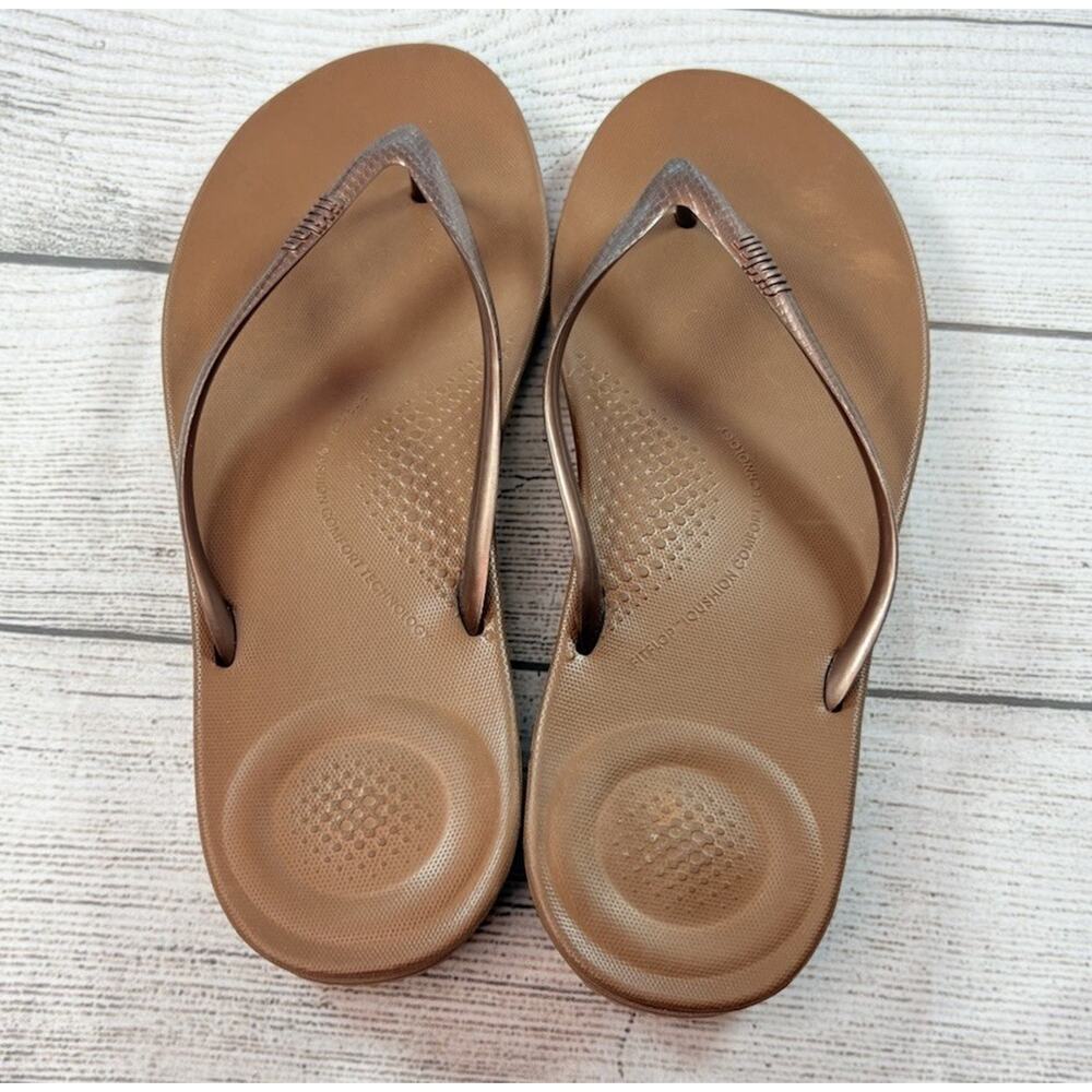 FitFlop Womens Solid Iqushion Ergonomic Thong Flip-Flops Bronze Brown Size 9 - Picture 2 of 6